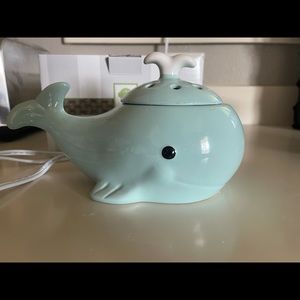 Scentsy blue whale warmer